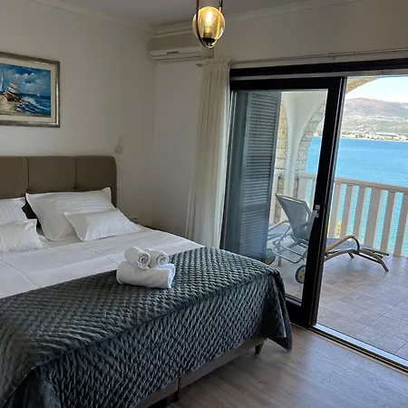 Hotel Vila Tina Arbanija Exterior photo