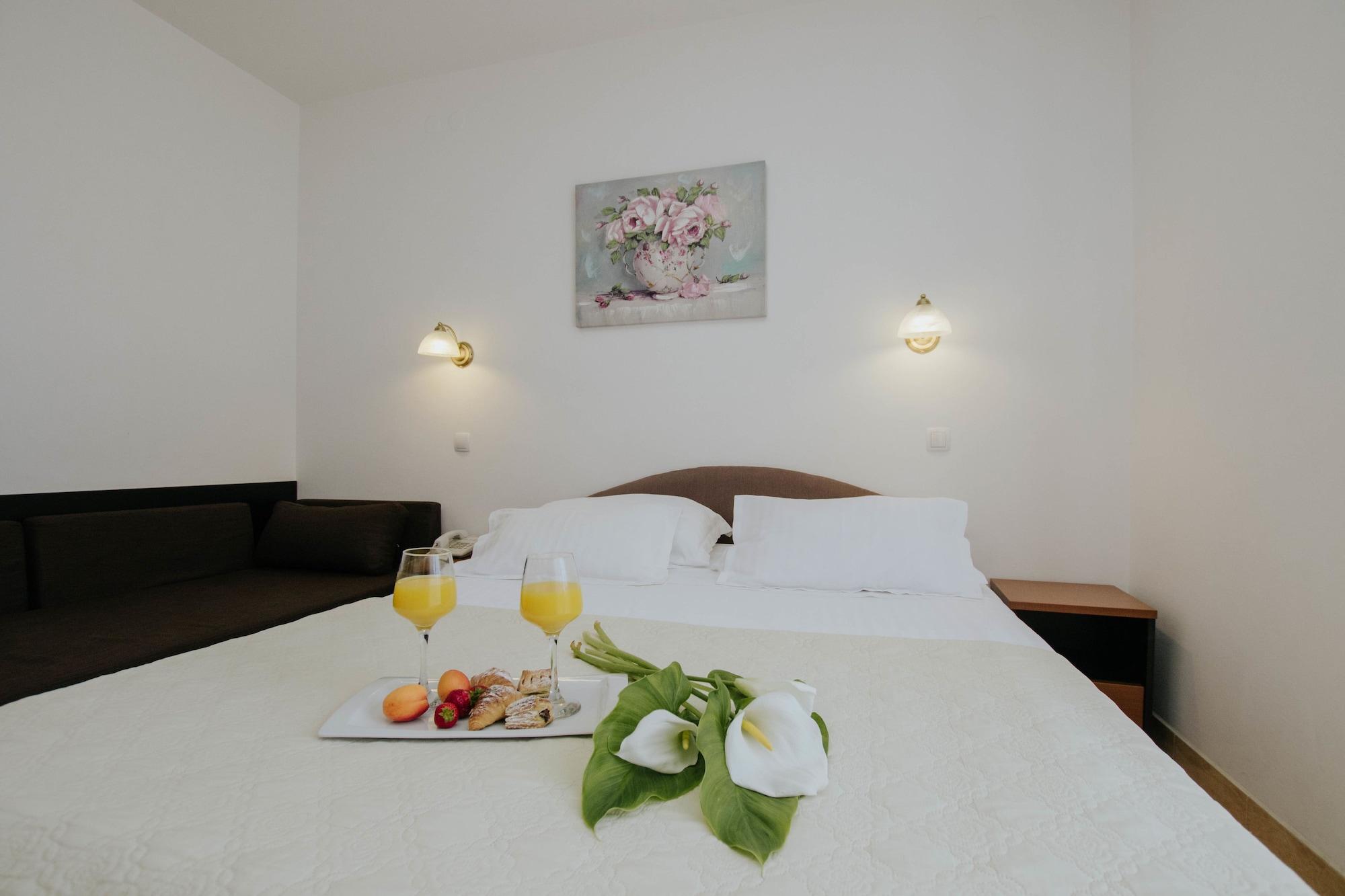 Hotel Tina 3*