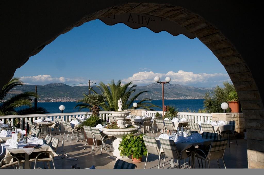 Tina Hotel Arbanija