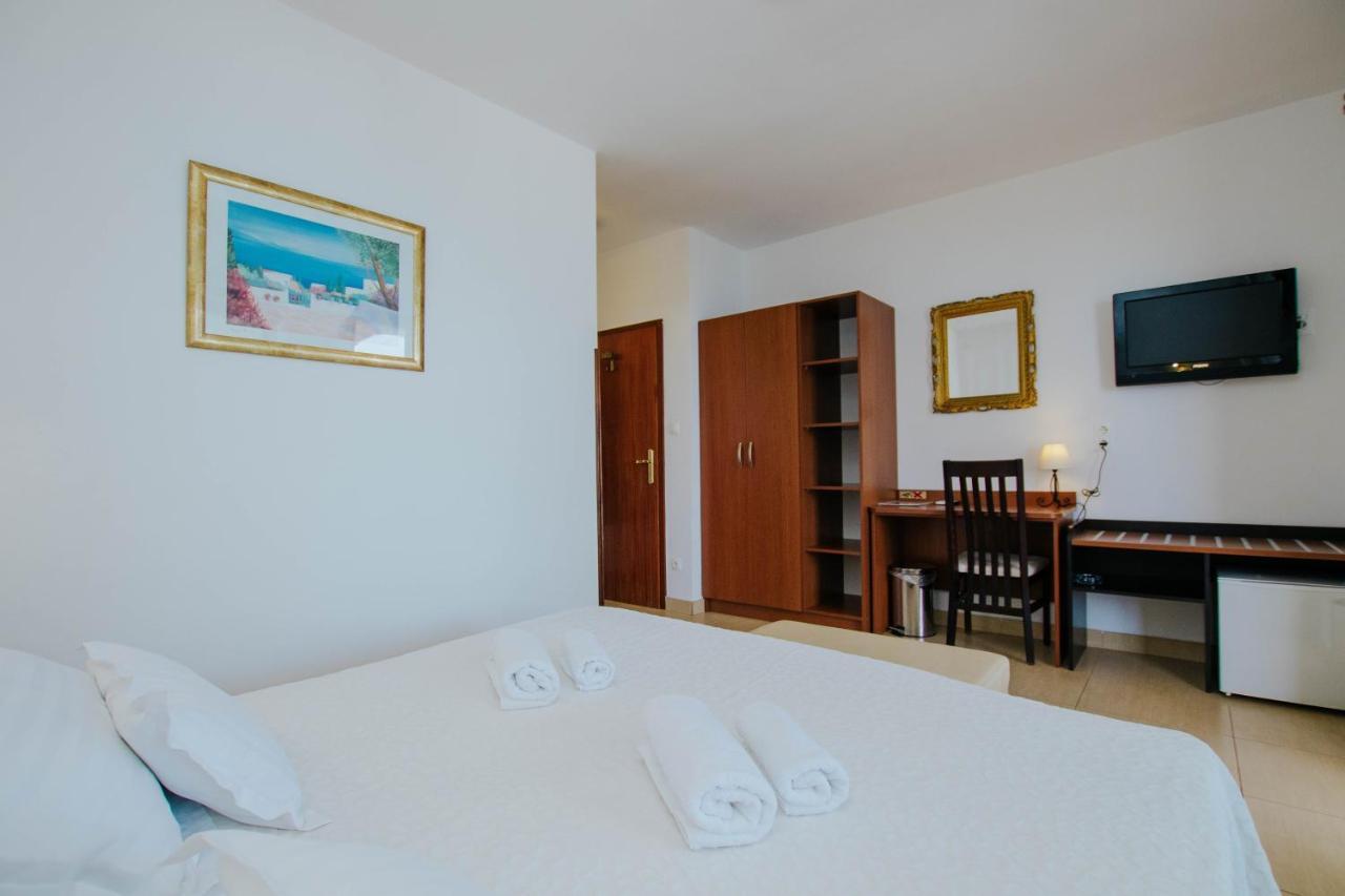 Tina Hotel Arbanija